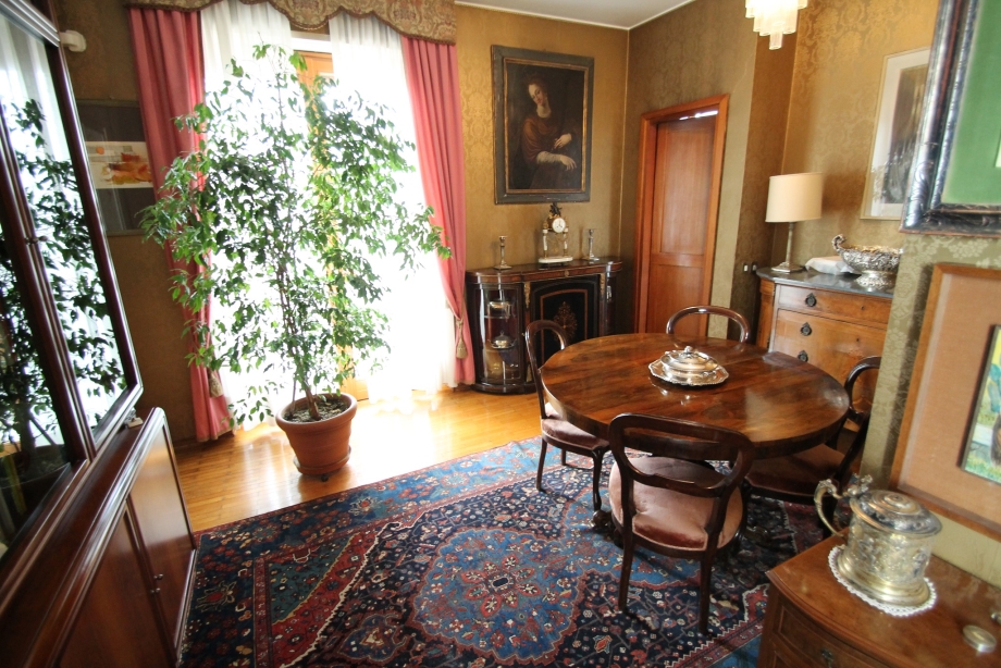 Appartamento in condominio di 4 locali MILANO  di 140 mq