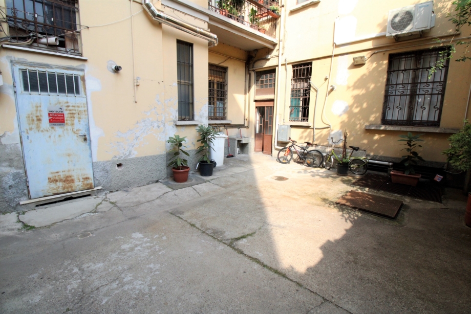 Attivita commerciale di 2 locali MILANO di 57 mq