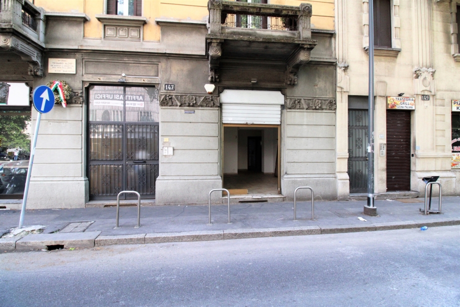Attivita commerciale di 2 locali MILANO di 57 mq