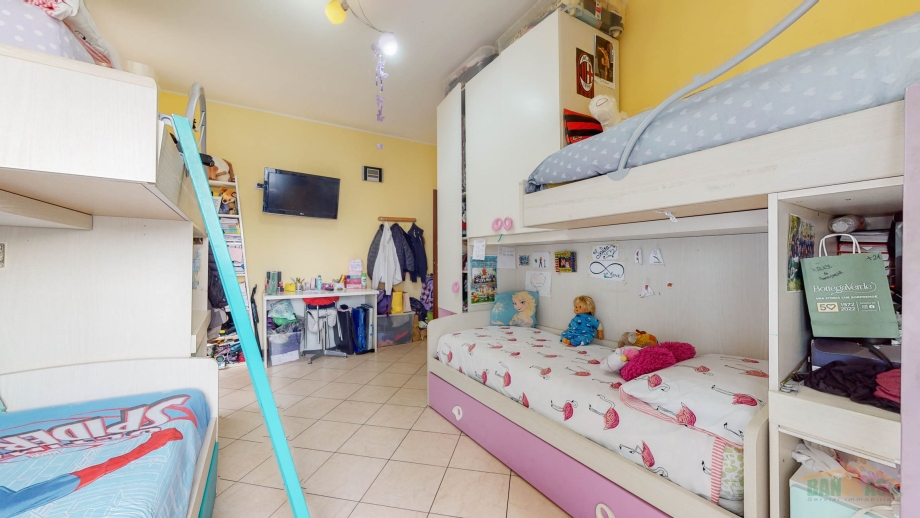 Appartamento in palazzina di 3 locali BRESSO  di 91 mq