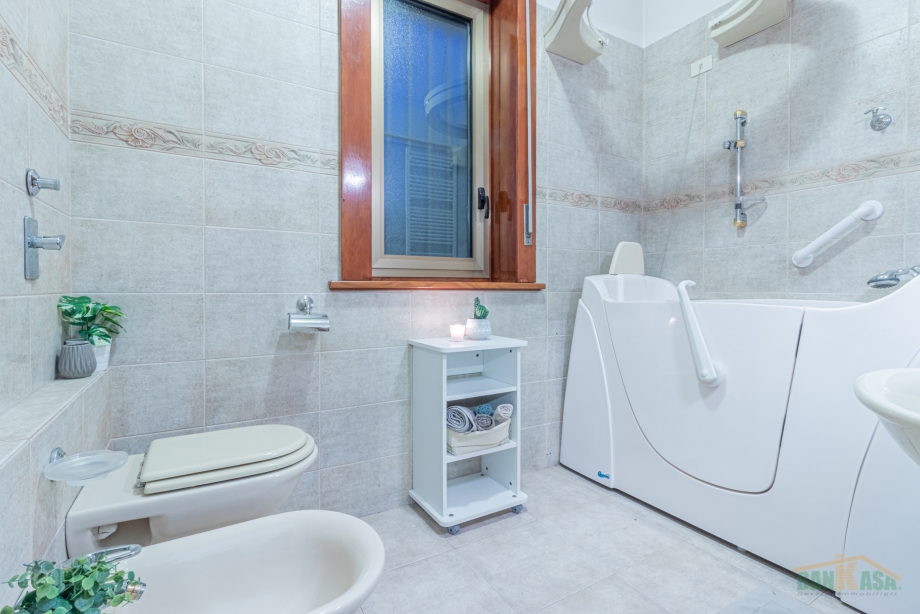 Villa singola di 5 locali ARESE  di 207 mq