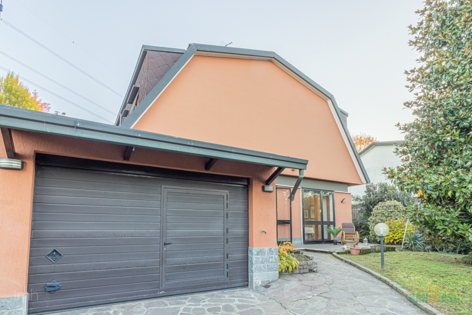 Villa singola di 5 locali ARESE  di 207 mq