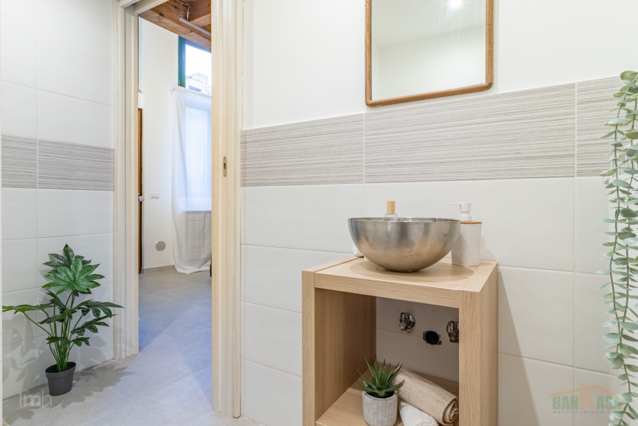 Appartamento in palazzina di 1 locale MILANO di 40 mq