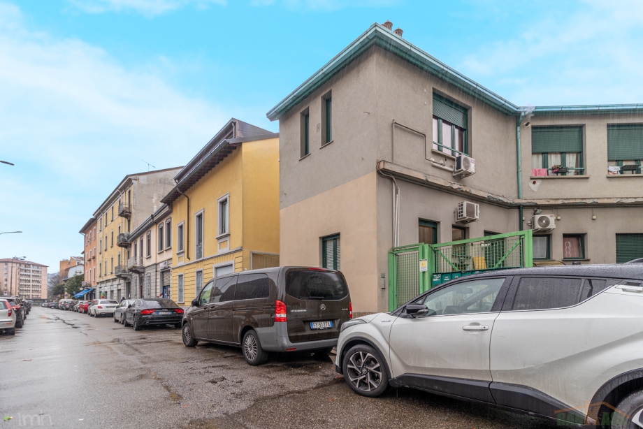 Appartamento in palazzina di 1 locale MILANO di 40 mq