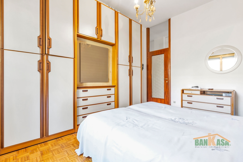 Appartamento in condominio di 3 locali BRESSO di 80 mq