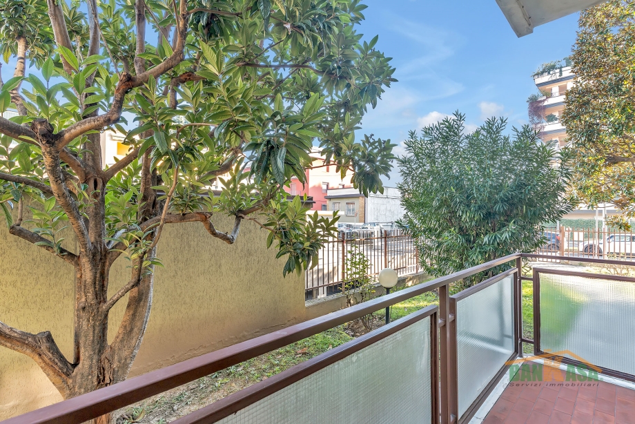 Appartamento in condominio di 3 locali BRESSO di 80 mq