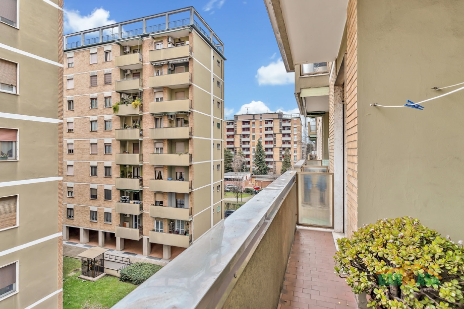 Appartamento in condominio di 2 locali BRESSO di 71 mq