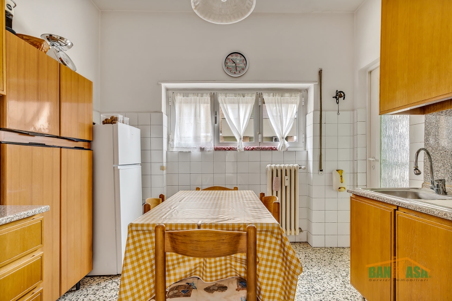 Appartamento in condominio di 2 locali BRESSO di 71 mq