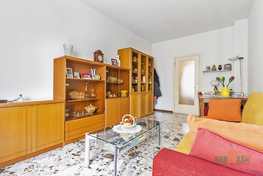 Appartamento in condominio di 2 locali BRESSO di 71 mq