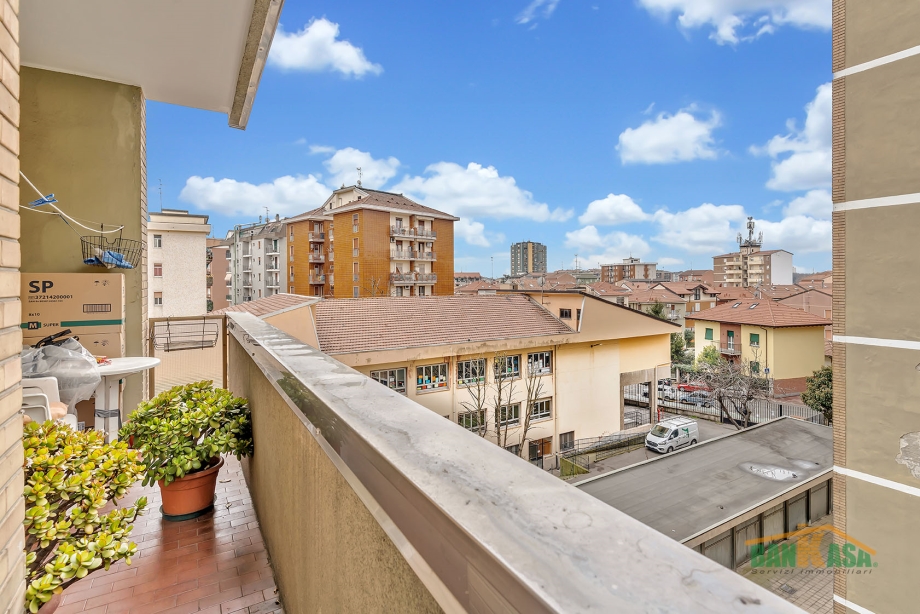 Appartamento in condominio di 2 locali BRESSO di 71 mq
