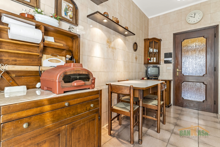 Appartamento in condominio di 4 locali BRESSO di 124 mq