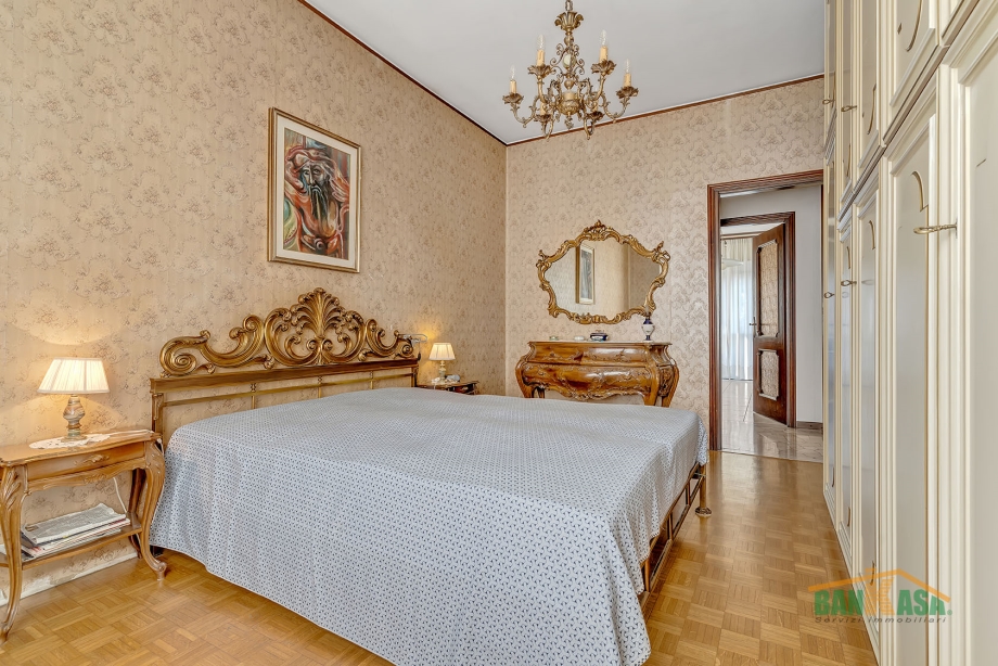 Appartamento in condominio di 4 locali BRESSO di 124 mq