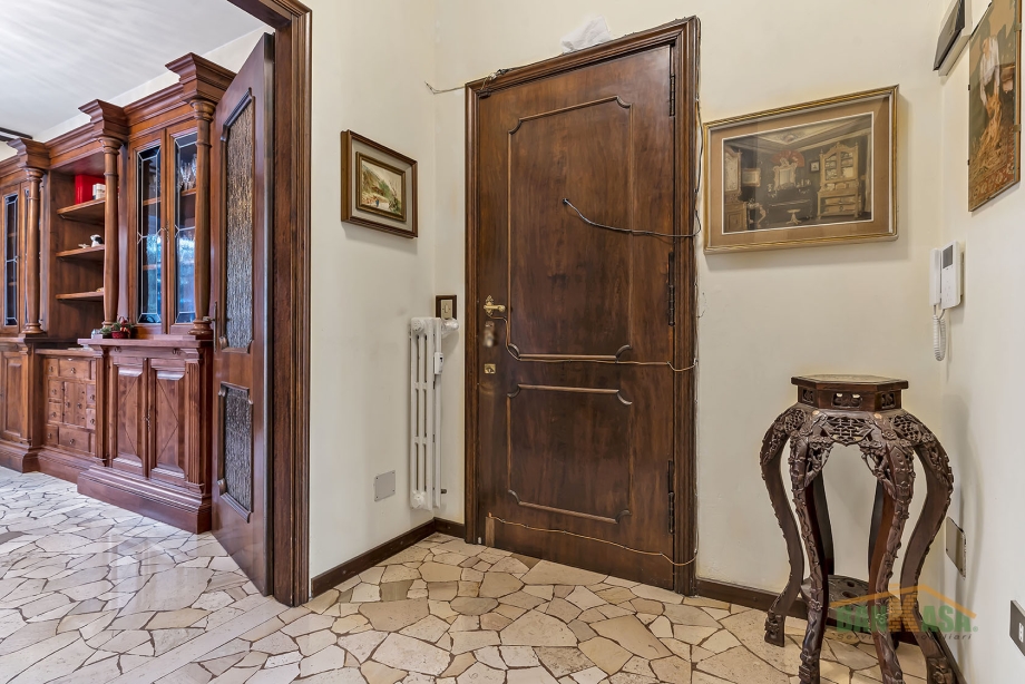 Appartamento in condominio di 4 locali BRESSO di 124 mq
