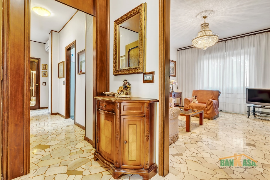Appartamento in condominio di 4 locali BRESSO di 124 mq