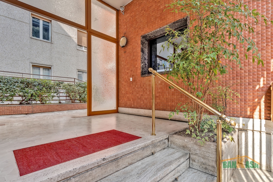 Appartamento in condominio di 3 locali MILANO ISOLA di 94 mq