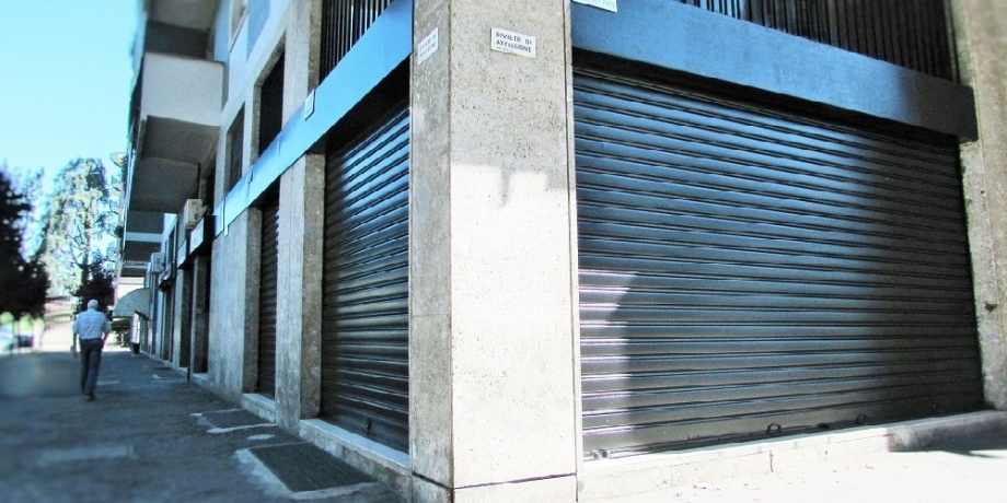 Negozio di 2 locali BRESSO di 55 mq