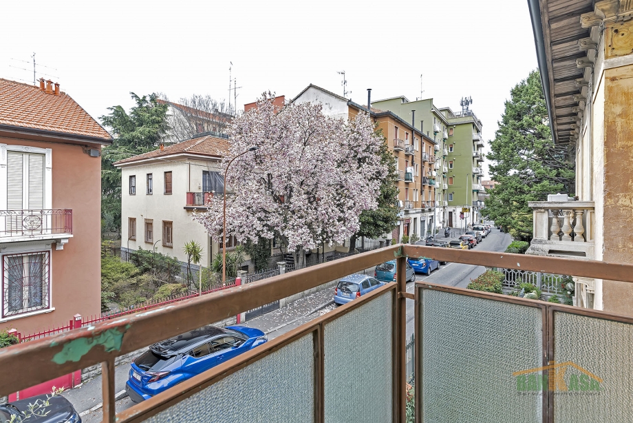 Appartamento in condominio di 3 locali BRESSO di 85 mq