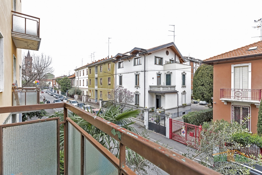 Appartamento in condominio di 3 locali BRESSO di 85 mq