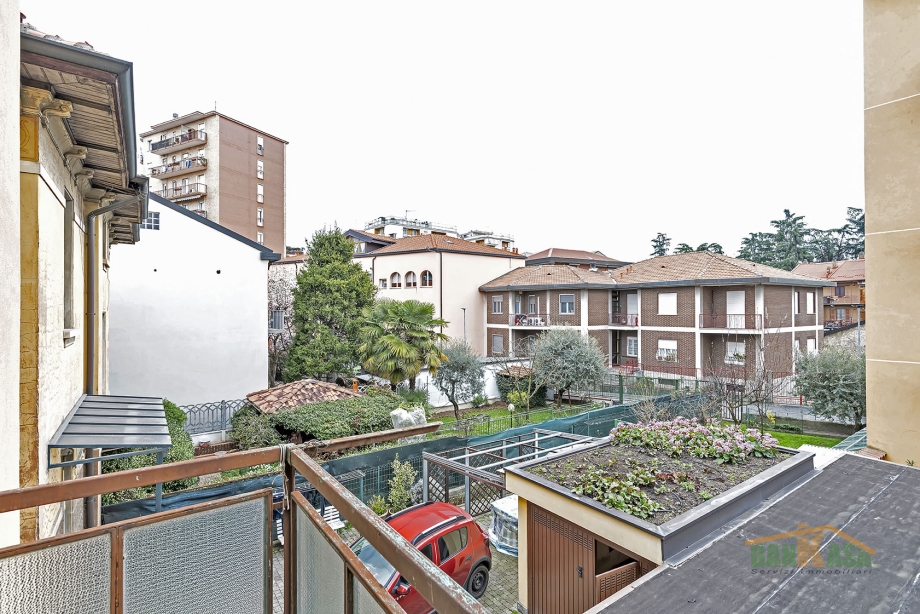 Appartamento in condominio di 3 locali BRESSO di 85 mq