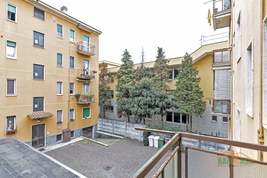 Appartamento in condominio di 3 locali BRESSO di 85 mq
