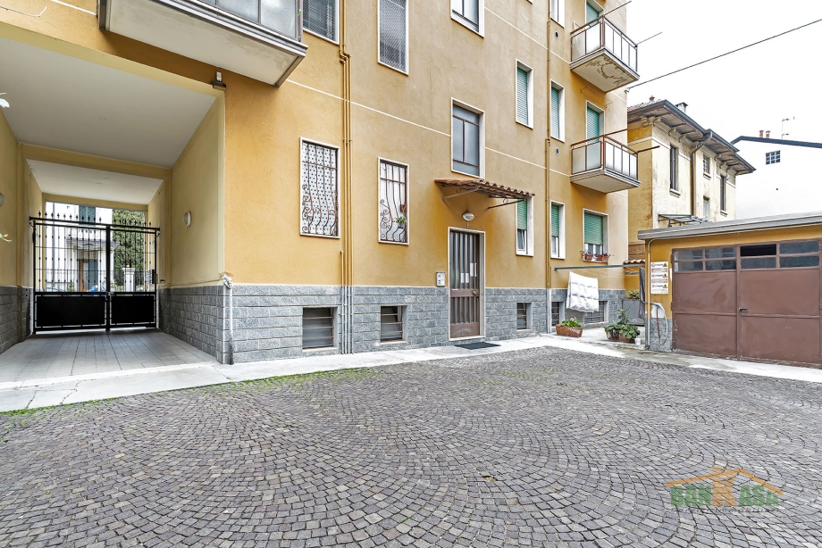 Appartamento in condominio di 3 locali BRESSO di 85 mq