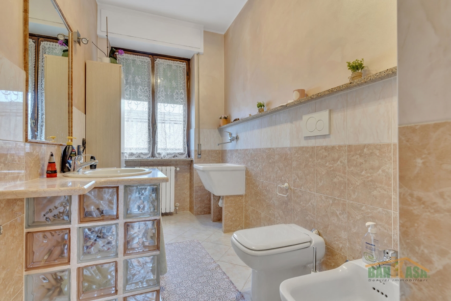 Soluzione semindipendente di 4 locali MILANO  di 165 mq