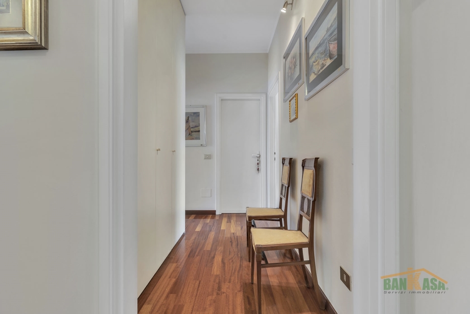 Appartamento in condominio di 3 locali BRESSO di 109 mq