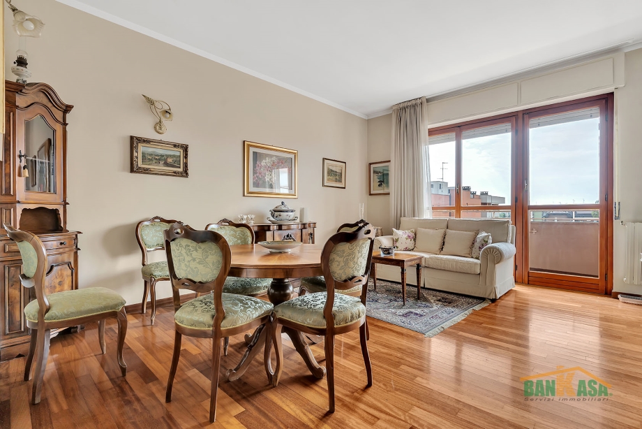 Appartamento in condominio di 3 locali BRESSO di 109 mq