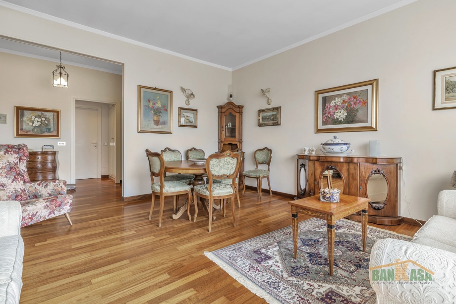 Appartamento in condominio di 3 locali BRESSO di 109 mq