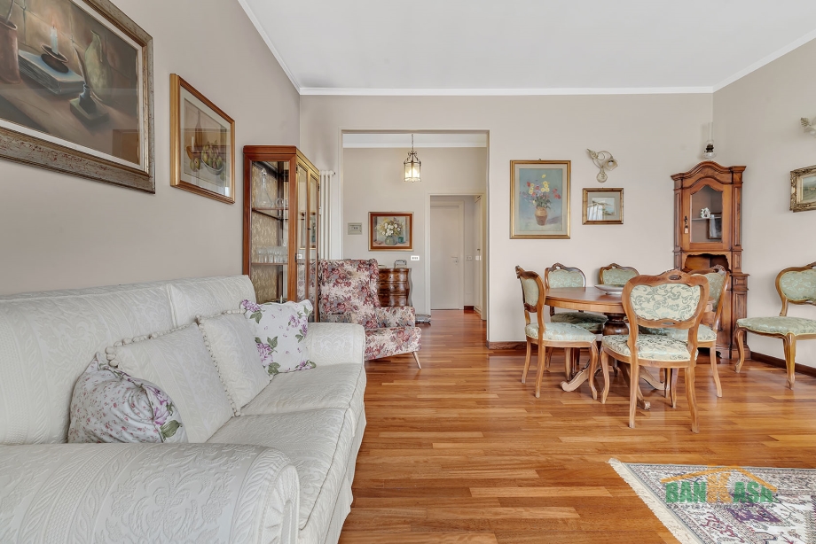 Appartamento in condominio di 3 locali BRESSO di 109 mq