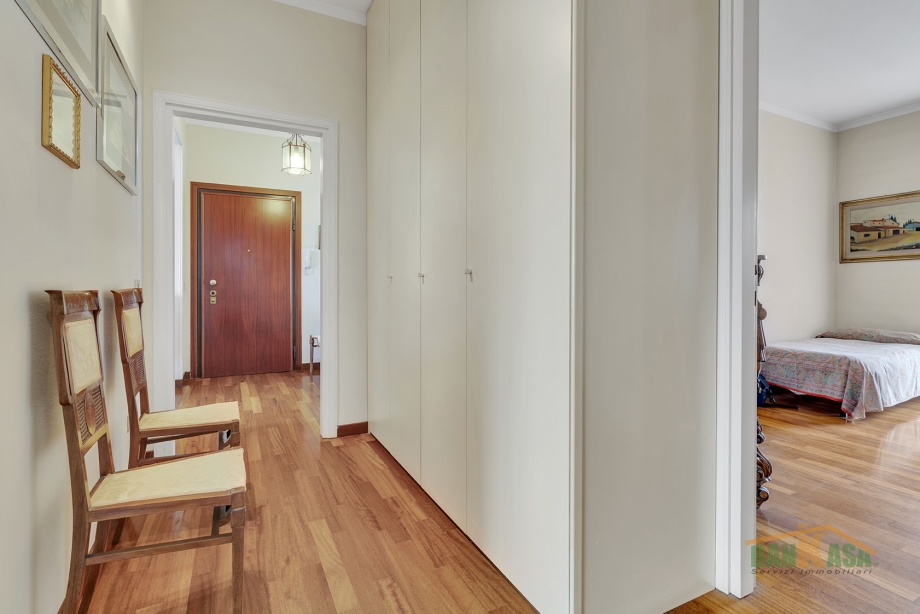 Appartamento in condominio di 3 locali BRESSO di 109 mq
