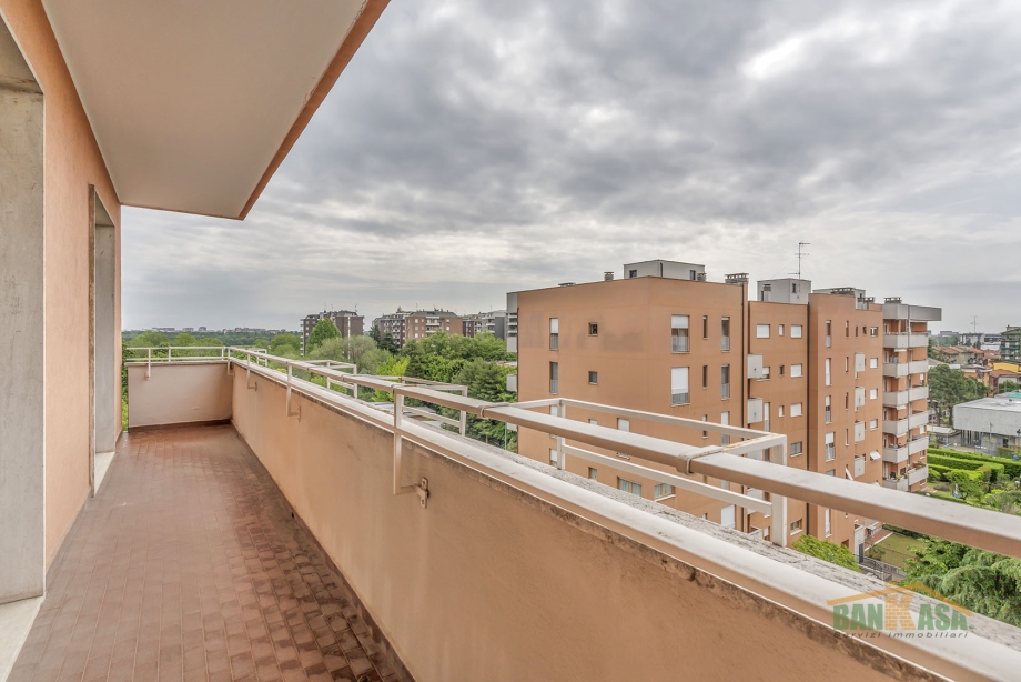 Appartamento in condominio di 3 locali BRESSO di 109 mq