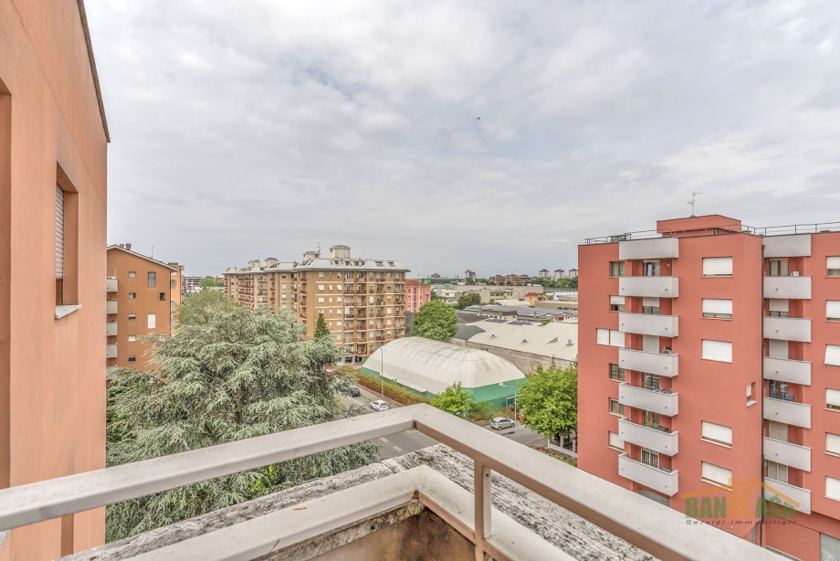 Appartamento in condominio di 3 locali BRESSO di 109 mq