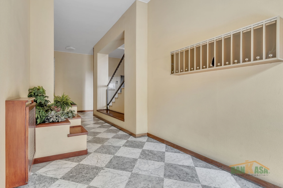 Appartamento in condominio di 3 locali BRESSO di 109 mq