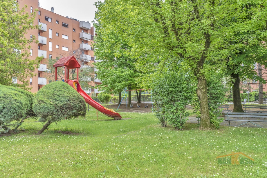 Appartamento in condominio di 3 locali BRESSO di 109 mq