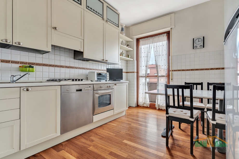 Appartamento in condominio di 3 locali BRESSO di 109 mq