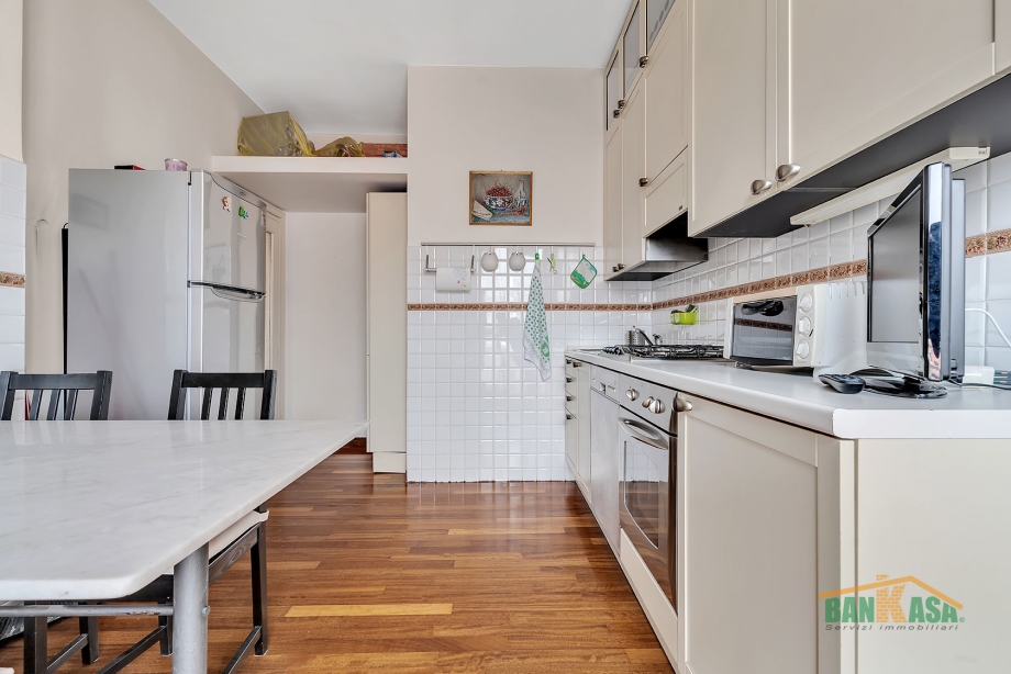 Appartamento in condominio di 3 locali BRESSO di 109 mq