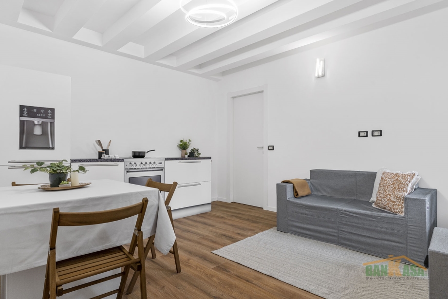 MILANO - Casa di ringhiera in vendita (ID: 7511)