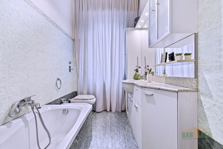 Appartamento in condominio di 4 locali CORMANO di 120 mq