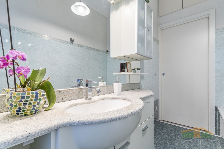 Appartamento in condominio di 4 locali CORMANO di 120 mq