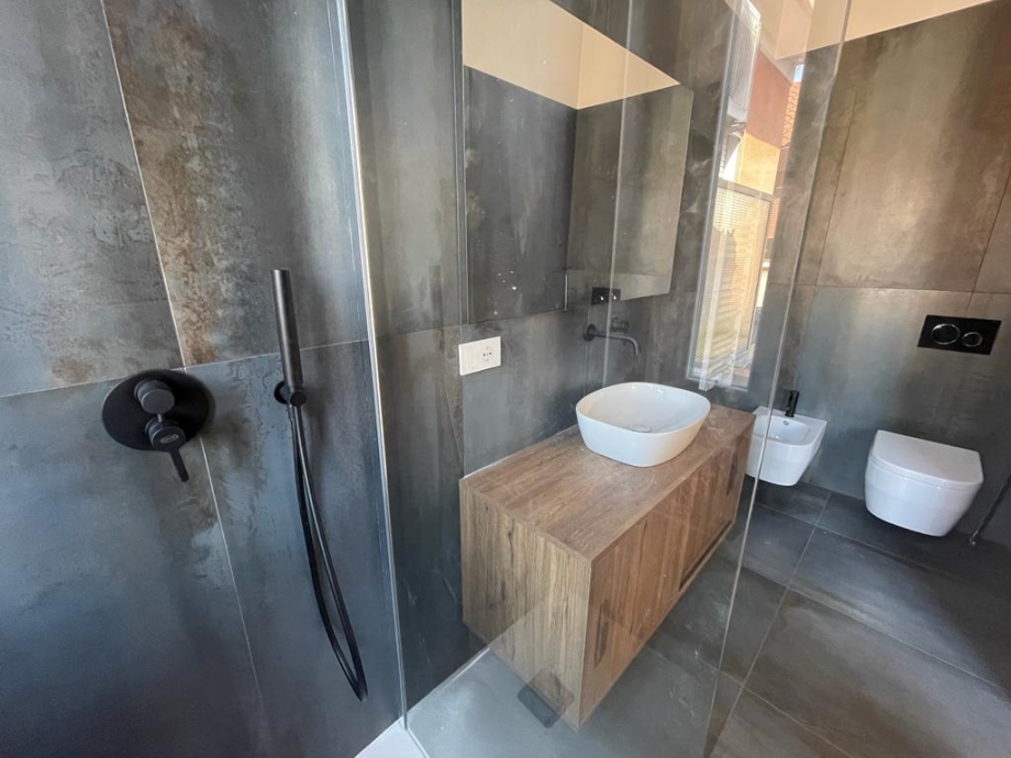 Appartamento in palazzina di 3 locali MILANO - ISTRIA di 118 mq