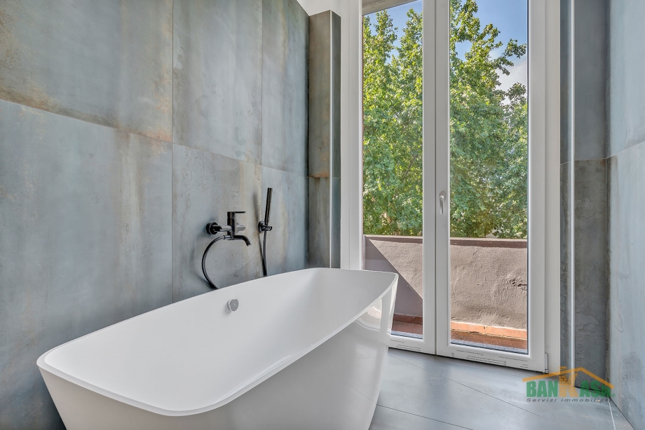 Appartamento in palazzina di 3 locali MILANO - ISTRIA di 118 mq
