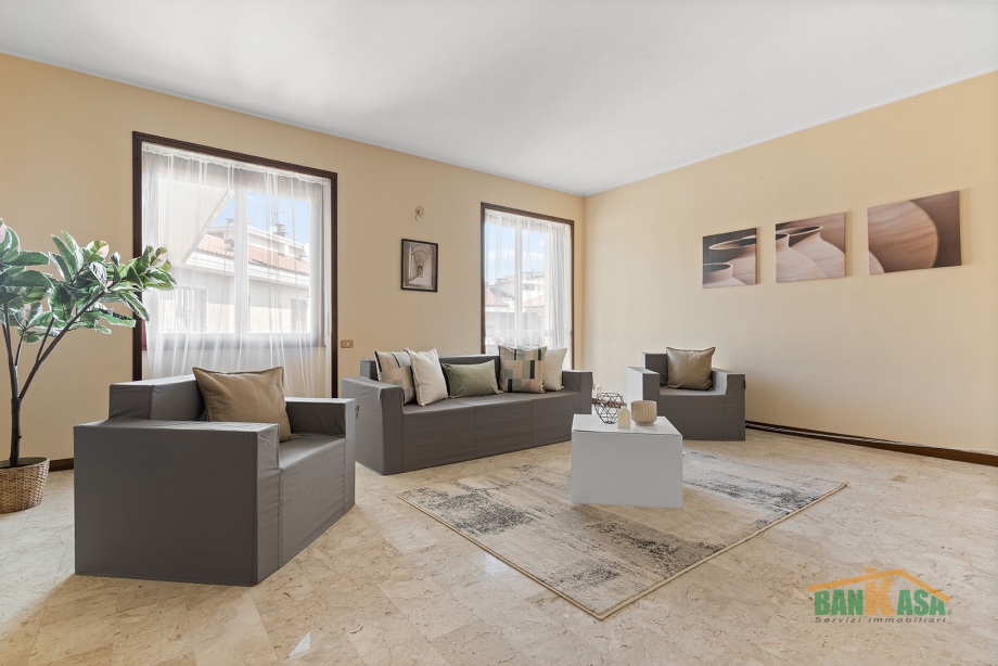 Appartamento in condominio di 4 locali MILANO UDINE di 138 mq