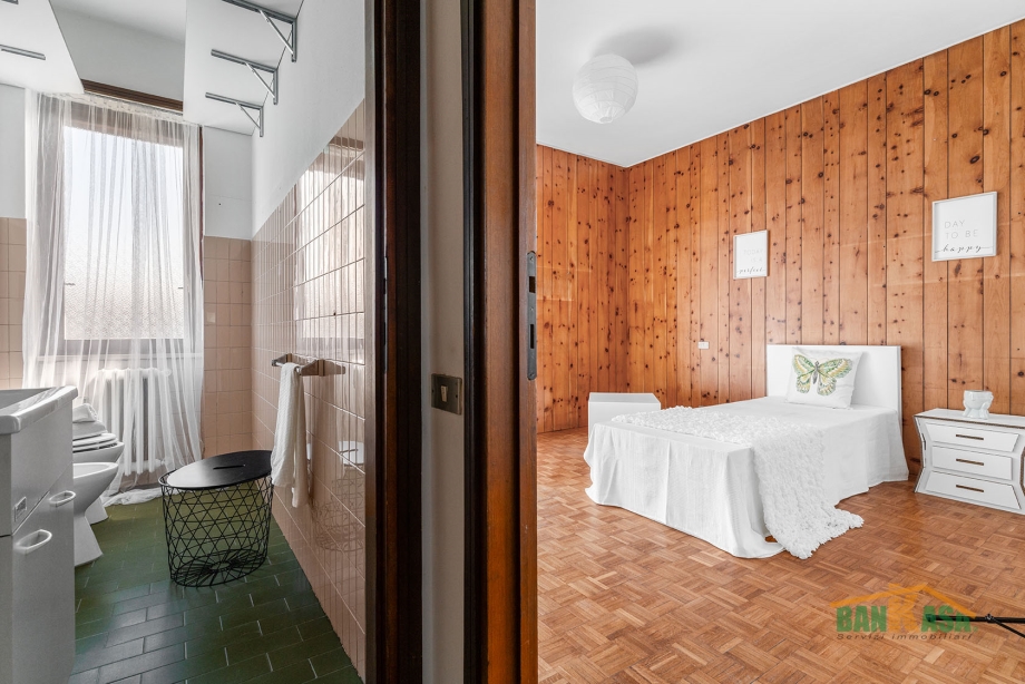 Appartamento in condominio di 4 locali MILANO UDINE di 138 mq