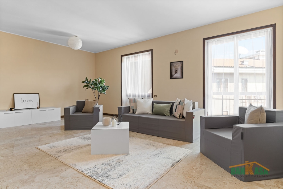 Appartamento in condominio di 4 locali MILANO UDINE di 138 mq