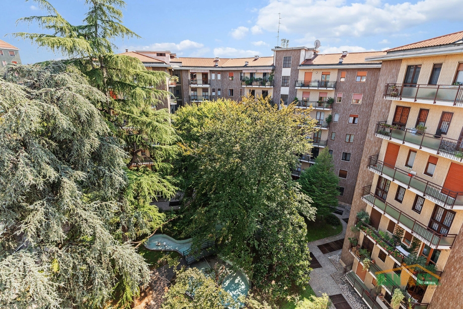 Appartamento in condominio di 4 locali MILANO UDINE di 138 mq