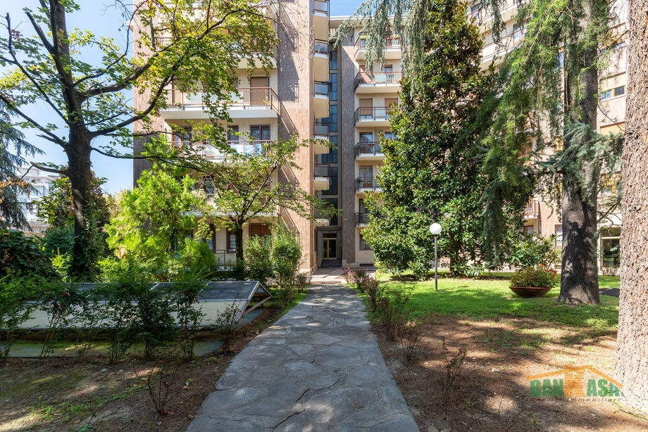 Appartamento in condominio di 4 locali MILANO UDINE di 138 mq