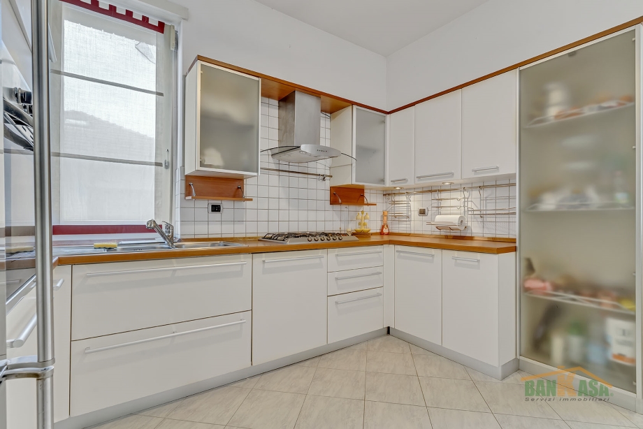 Appartamento in palazzina di 5 locali MILANO di 172 mq