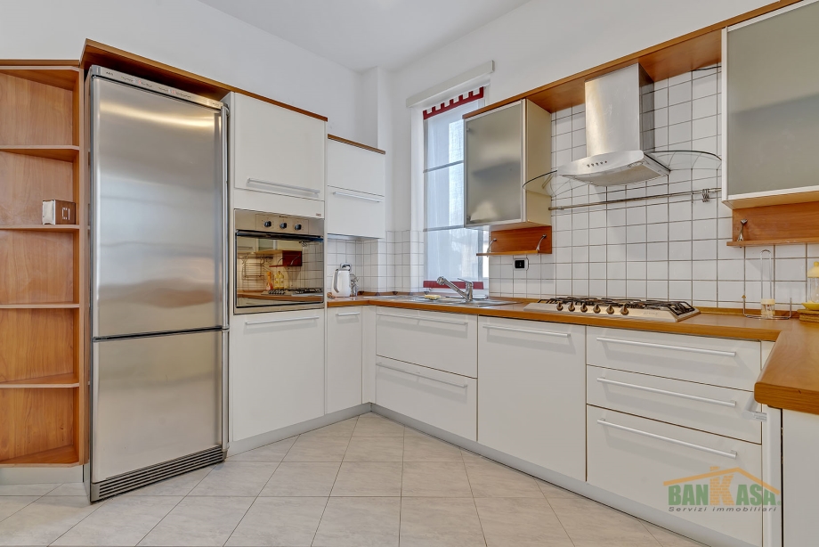 Appartamento in palazzina di 5 locali MILANO di 172 mq