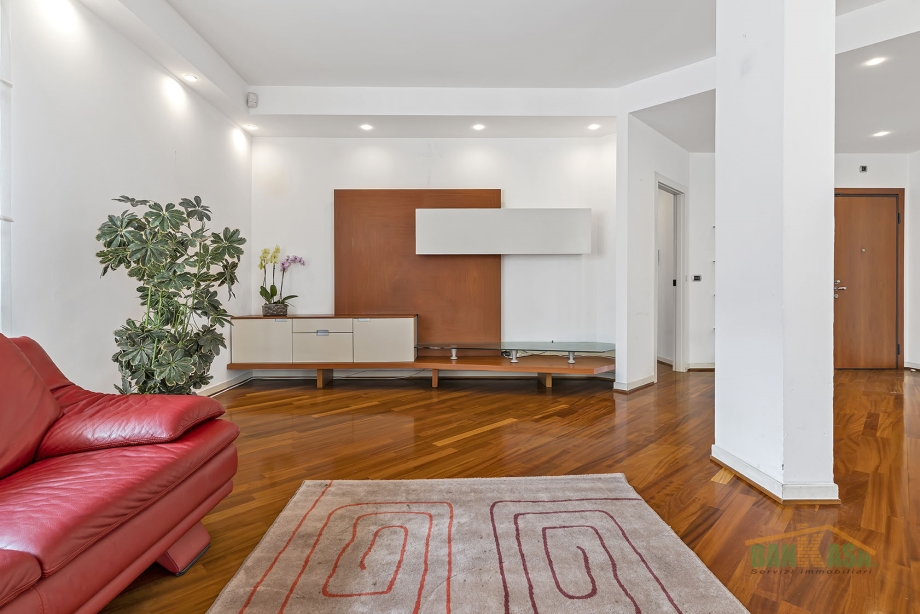 Appartamento in palazzina di 5 locali MILANO di 172 mq